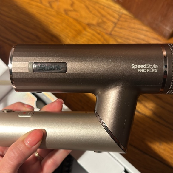 Shark SpeedStyle Pro Flex Hairdryer, ultra compact, salon quality hair dryer - Picture 7 of 11